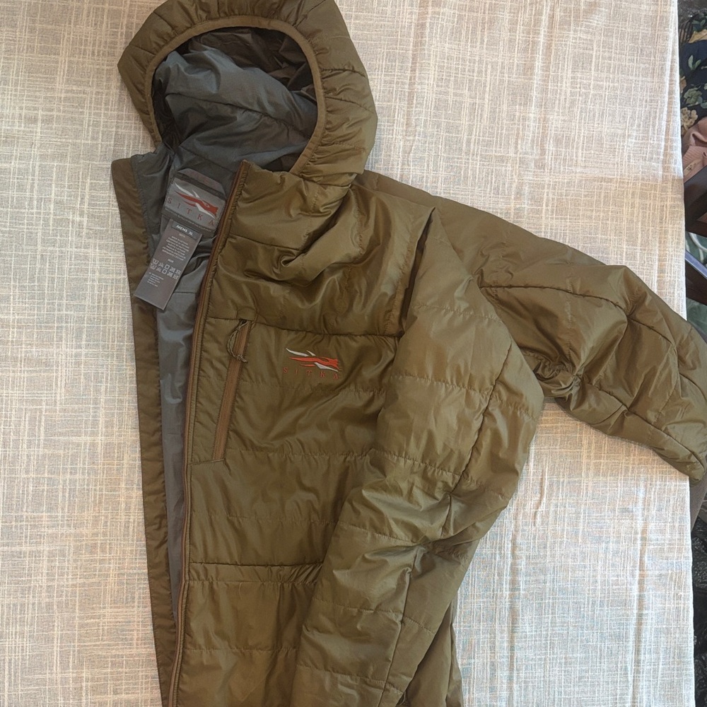 Sitka Kelvin Aerolite Jacket color Coyote